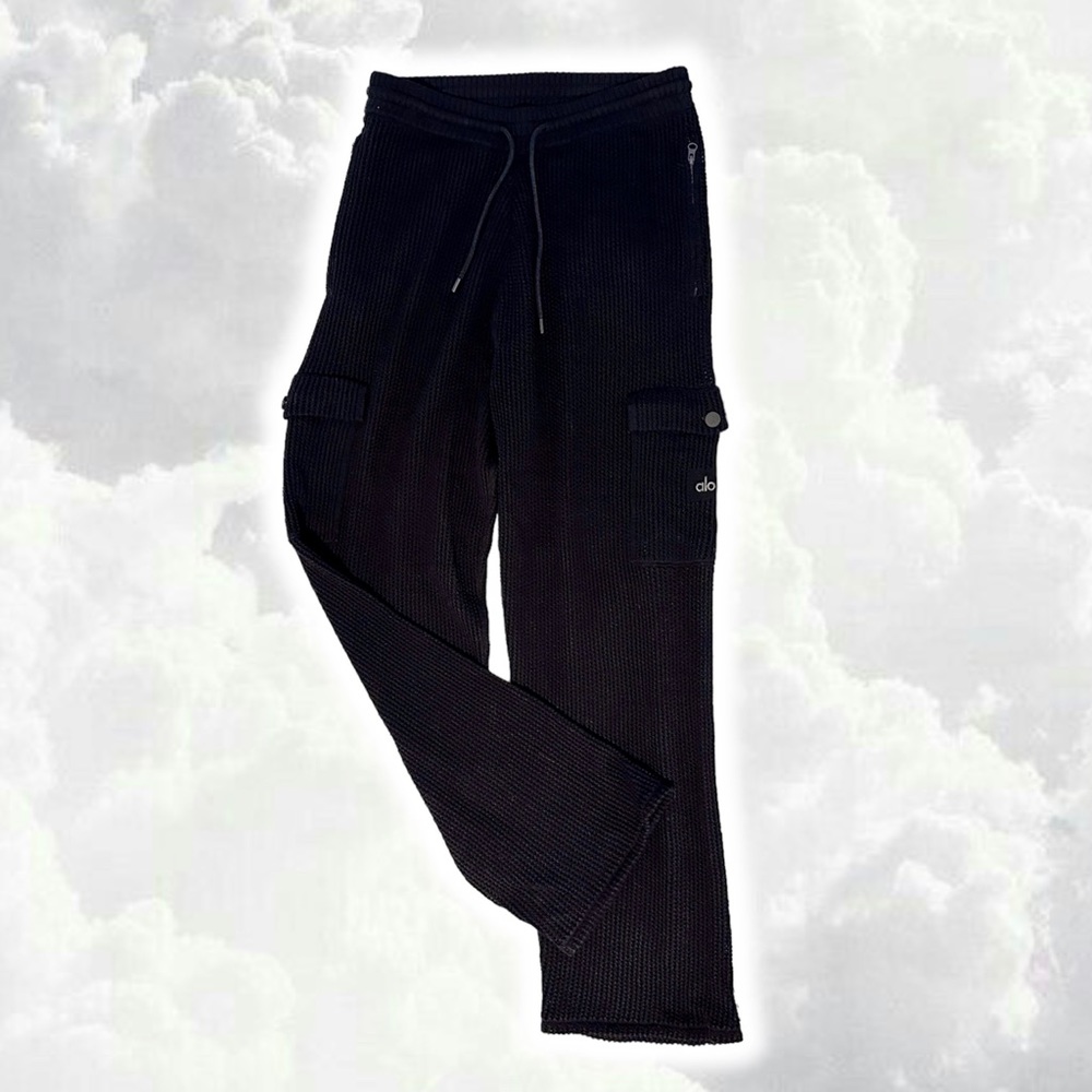 🌷Alo Yoga crochet open knit lounge pants
